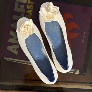 〰️ rothys, like new